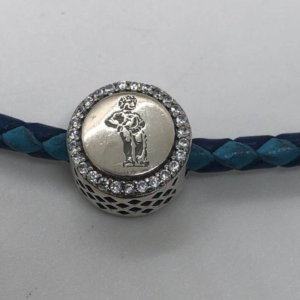 ✨✨Pandora Brussels Belgium Exclusive Manneken Pis Peeing Boy Statue Button Charm